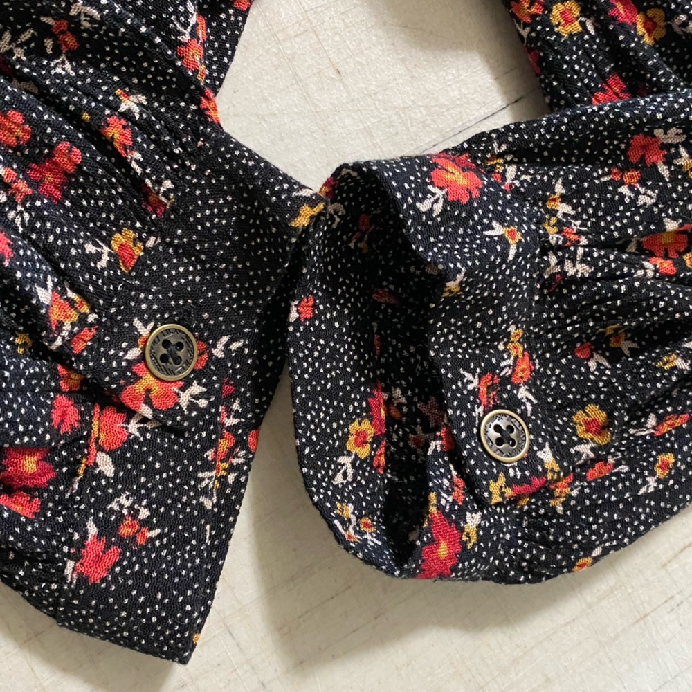 Knox Rose NWOT Cato Black and Red Pleated Bib Collar Blouse - Picture 3 of 7